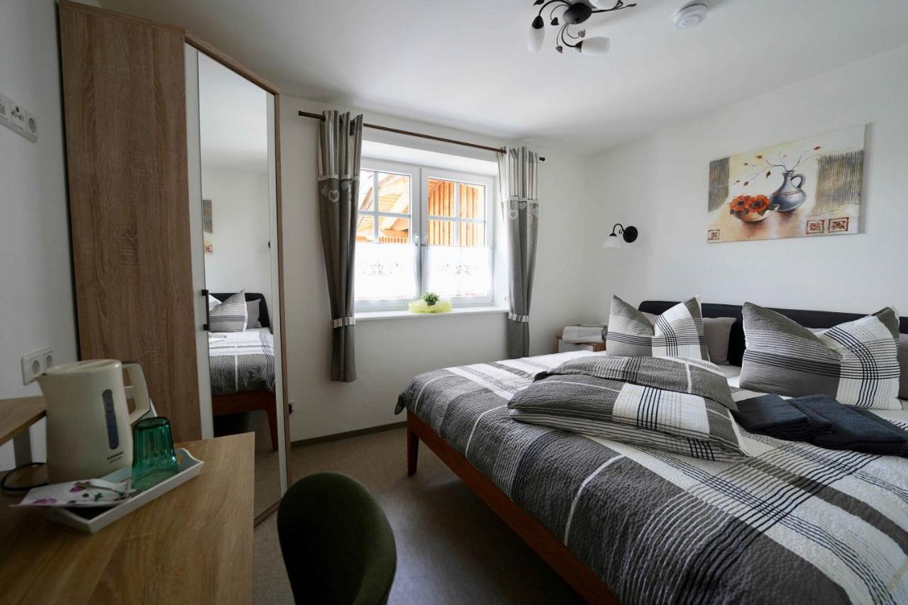 Familien- Und Apartmenthotel Lerchenberghof Walddorf  Exteriér fotografie