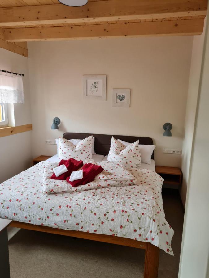 Familien- Und Apartmenthotel Lerchenberghof Walddorf  Exteriér fotografie